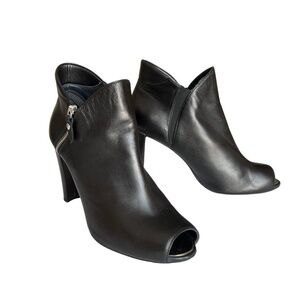 Stuart Weitzman Black Nappa Leather "Jump" Peep-Toe Bootie Size 10 Includes Box